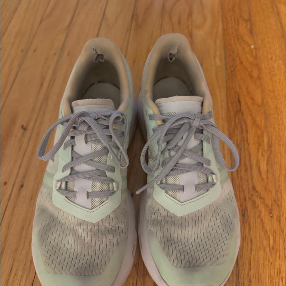 On Running Women's Sneakers in Mint and Gray - Picture 3 of 5
